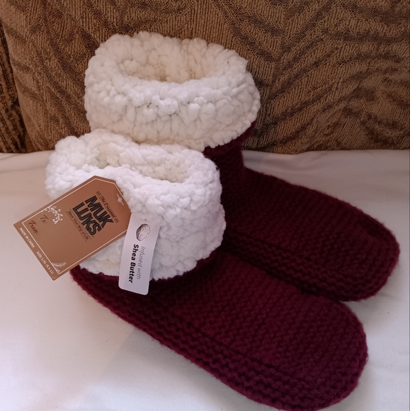 🆕MUK LUKS | SHEA INFUSED Sherpa Burgundy Knit Slipper Size Womens L-XL 8.5-11 - Picture 1 of 15